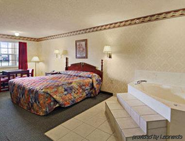 Super 8 By Wyndham Dallas South Phòng bức ảnh