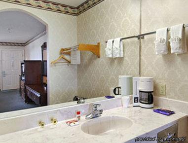 Super 8 By Wyndham Dallas South Phòng bức ảnh